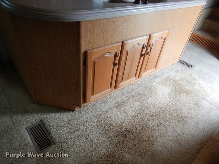 image for item FX9088 2007 Keystone Montana  camper