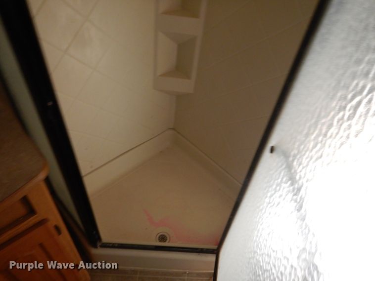 image for item FX9088 2007 Keystone Montana  camper