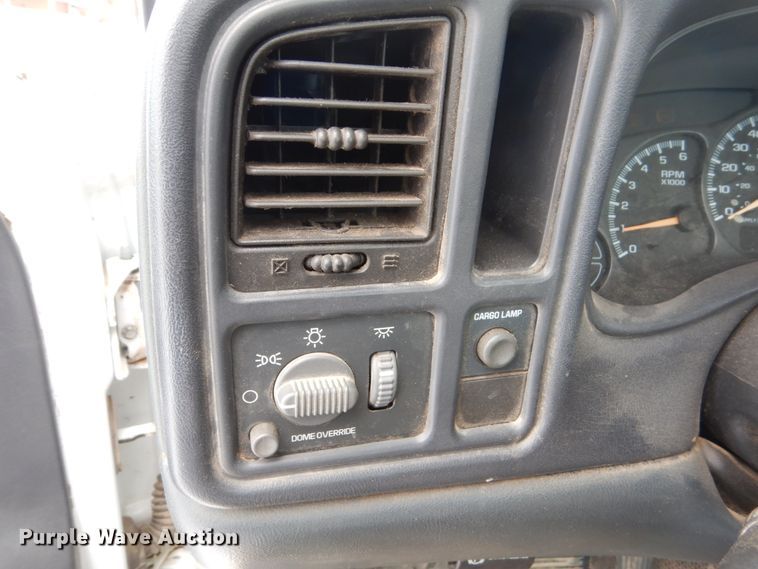 image for item FX9089 2001 Chevrolet Silverado 1500  pickup truck