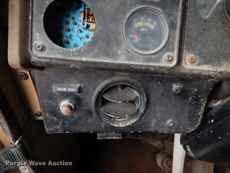 image for item GB9653 1985 International 9670 semi truck