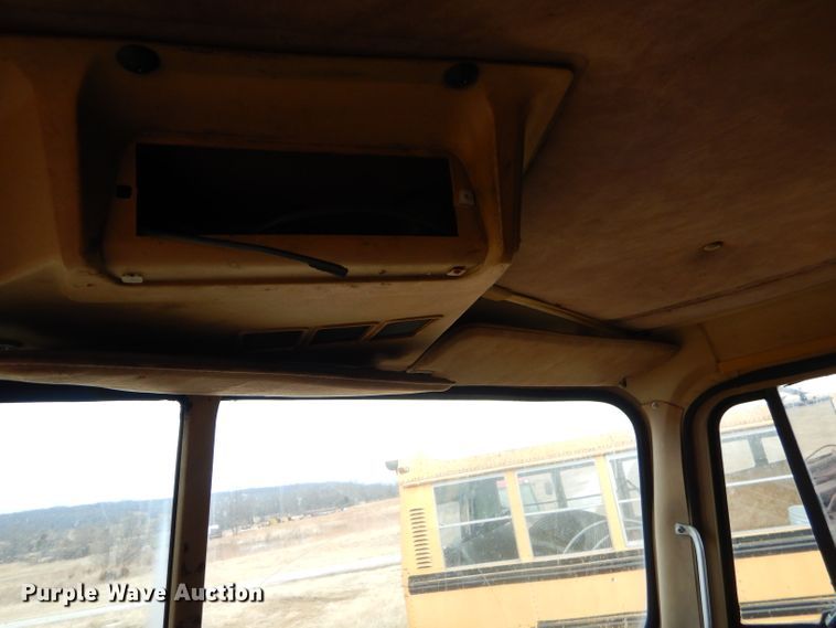 image for item GB9653 1985 International 9670 semi truck