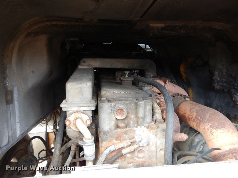 image for item GB9653 1985 International 9670 semi truck