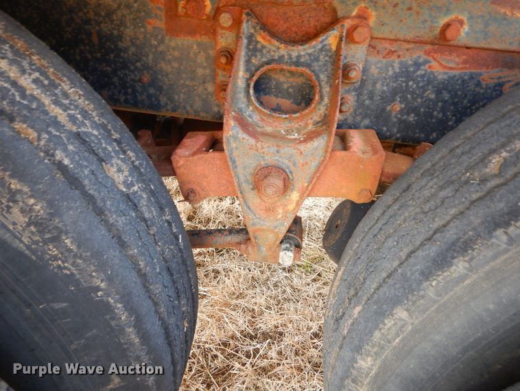 image for item GB9653 1985 International 9670 semi truck