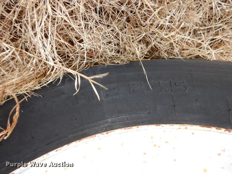 image for item GB9653 1985 International 9670 semi truck