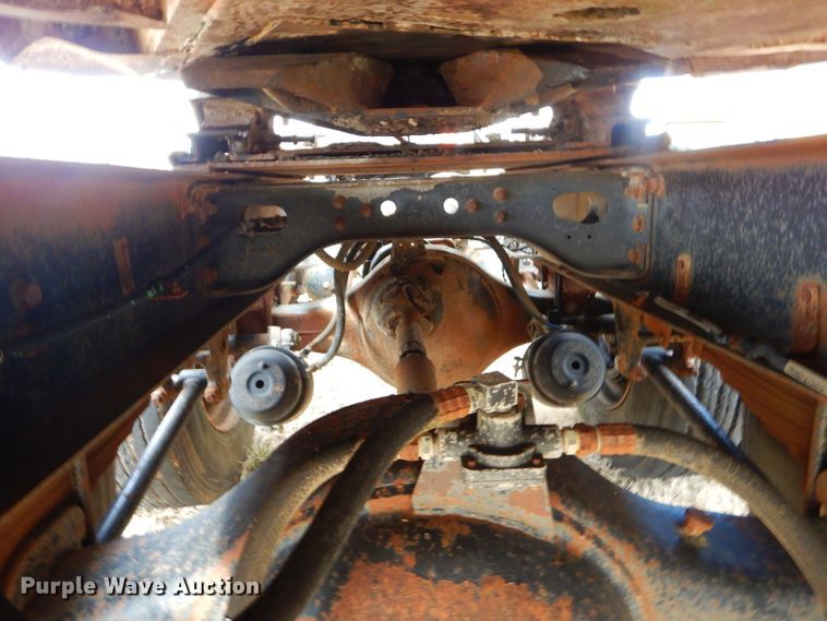 image for item GB9653 1985 International 9670 semi truck