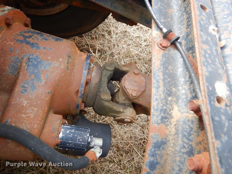 image for item GB9653 1985 International 9670 semi truck