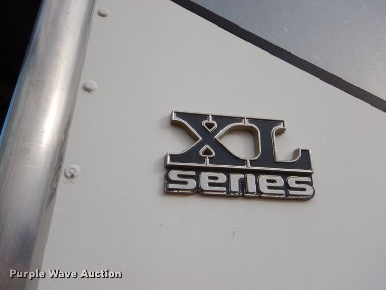 image for item GB9653 1985 International 9670 semi truck