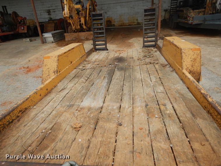 image for item GB9862 2005 Redi Haul utility trailer