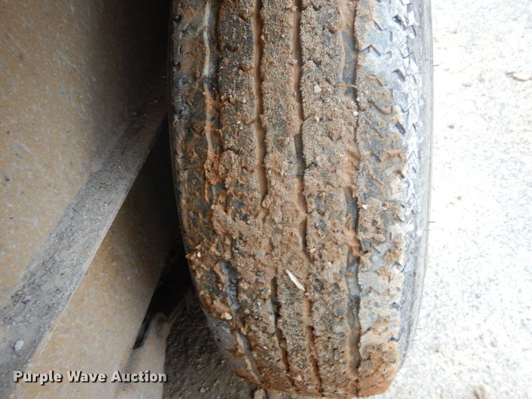 image for item GB9862 2005 Redi Haul utility trailer