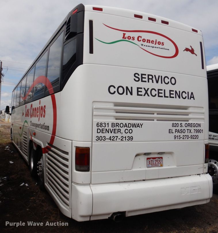 image for item GE9349 2000 MCI 102-EL3 coach bus