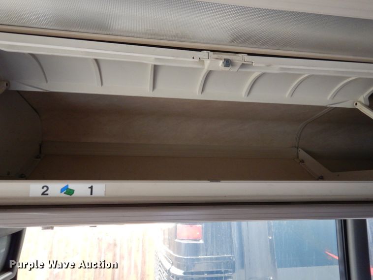 image for item GE9349 2000 MCI 102-EL3 coach bus