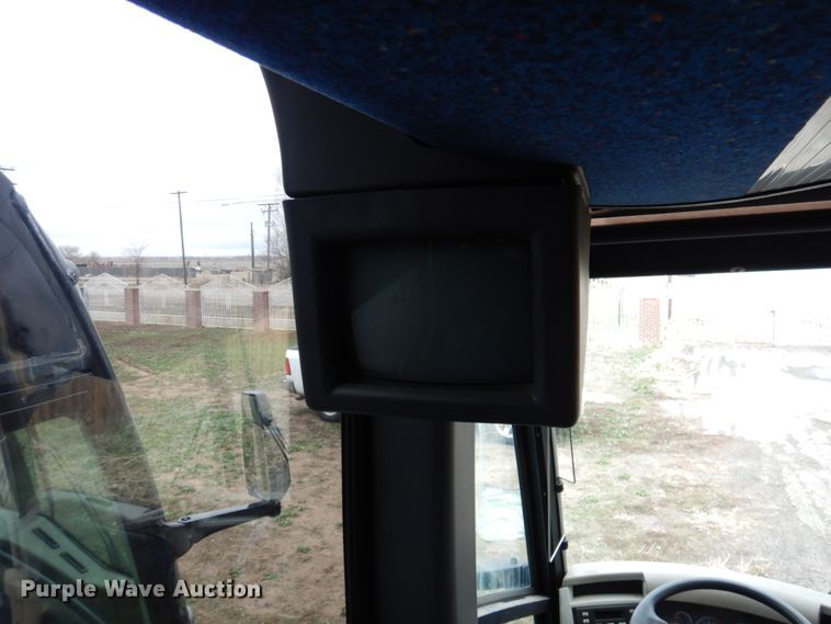 image for item GE9349 2000 MCI 102-EL3 coach bus