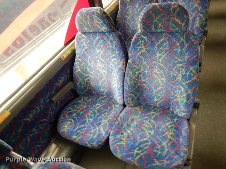 image for item GE9349 2000 MCI 102-EL3 coach bus