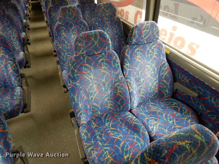 image for item GE9349 2000 MCI 102-EL3 coach bus