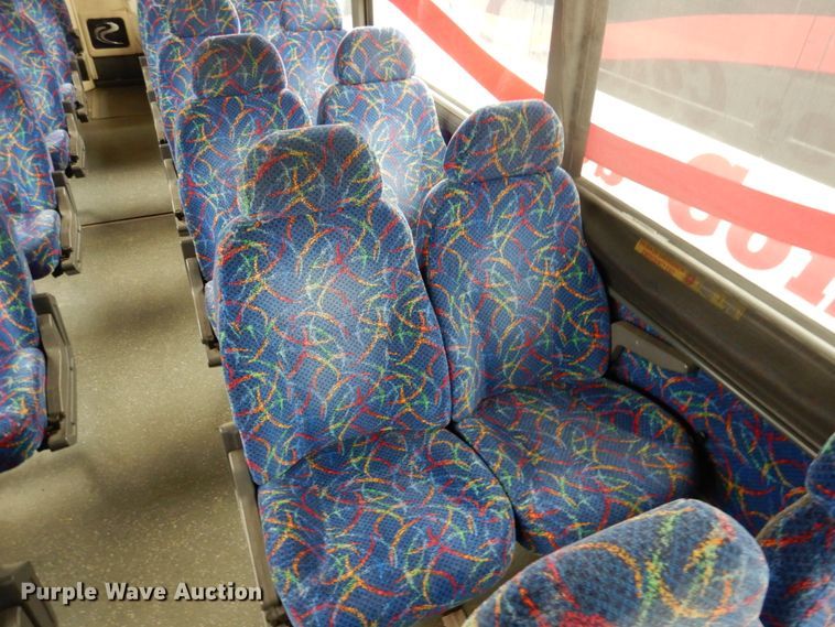 image for item GE9349 2000 MCI 102-EL3 coach bus