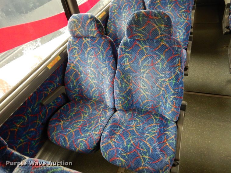 image for item GE9349 2000 MCI 102-EL3 coach bus