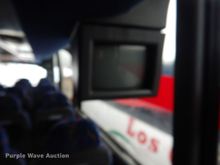 image for item GE9349 2000 MCI 102-EL3 coach bus