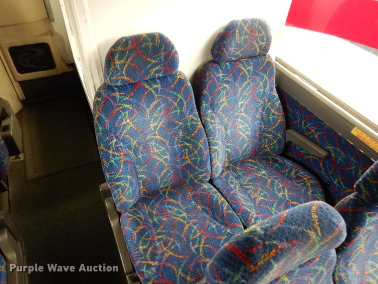 image for item GE9349 2000 MCI 102-EL3 coach bus