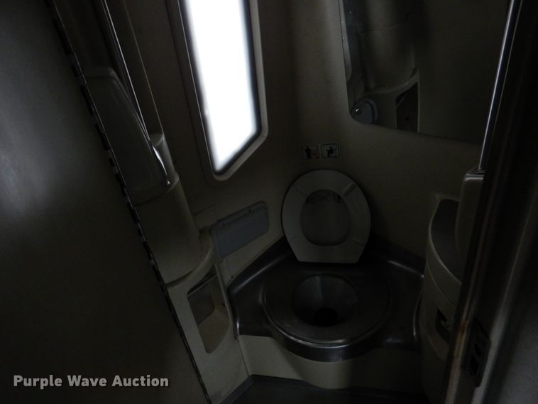 image for item GE9349 2000 MCI 102-EL3 coach bus