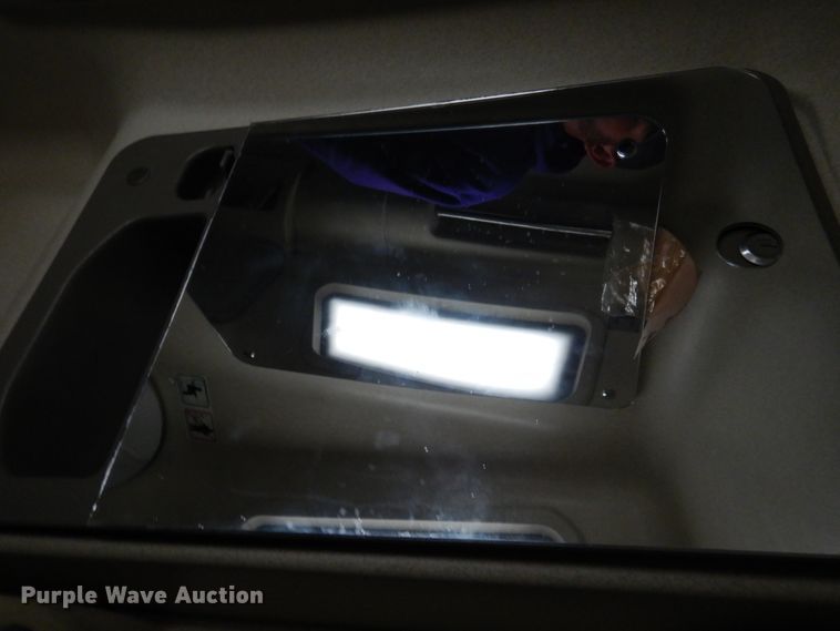 image for item GE9349 2000 MCI 102-EL3 coach bus