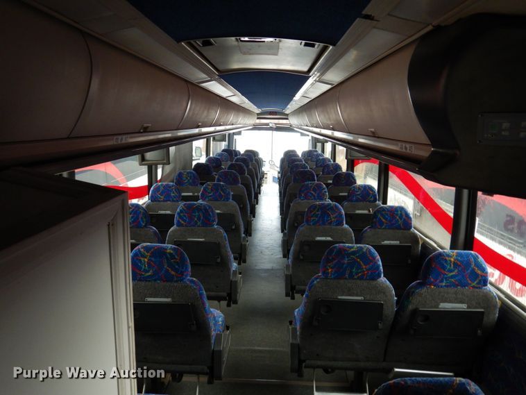 image for item GE9349 2000 MCI 102-EL3 coach bus