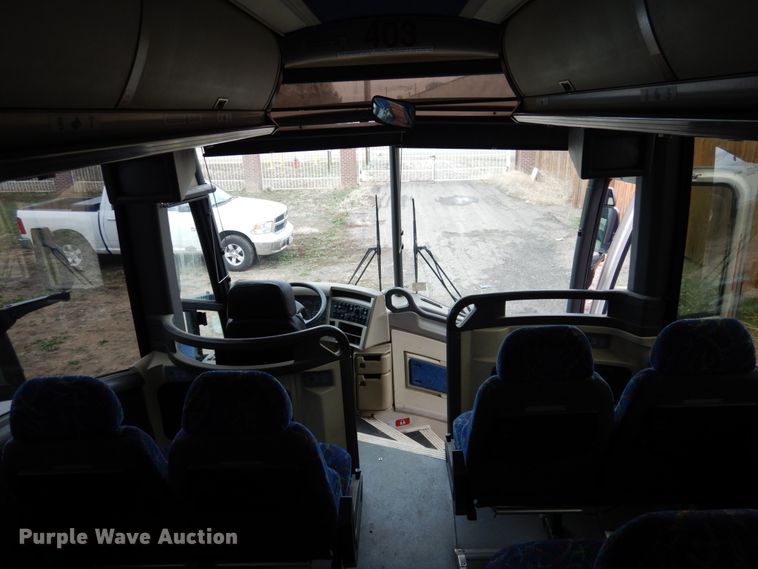 image for item GE9349 2000 MCI 102-EL3 coach bus