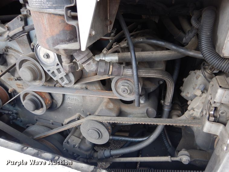 image for item GE9349 2000 MCI 102-EL3 coach bus