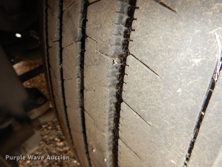 image for item GE9349 2000 MCI 102-EL3 coach bus