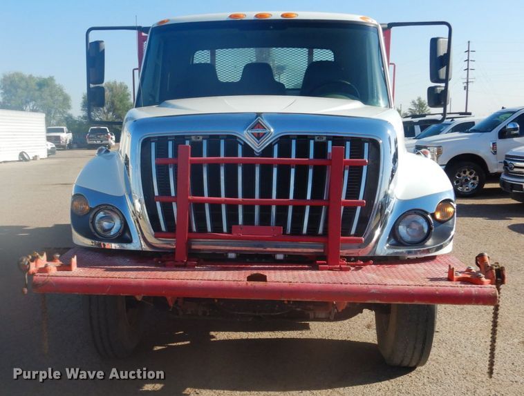 image for item GE9352 2017 International 7300 crane truck