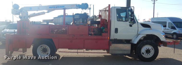 image for item GE9352 2017 International 7300 crane truck