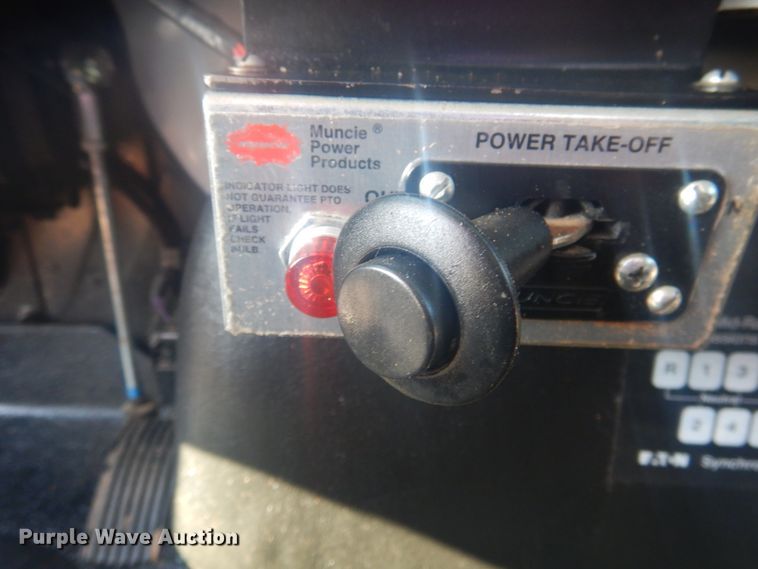 image for item GE9352 2017 International 7300 crane truck