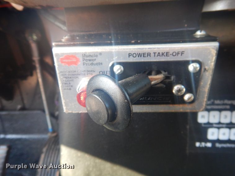 image for item GE9352 2017 International 7300 crane truck