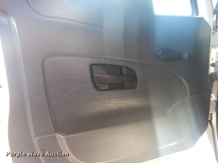 image for item GE9352 2017 International 7300 crane truck