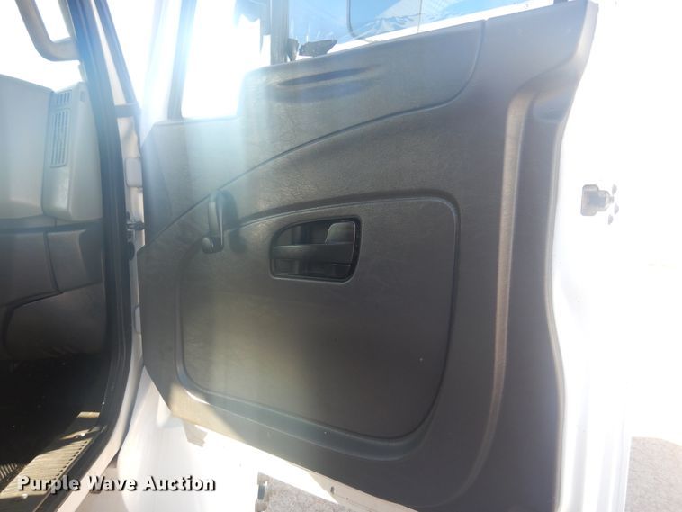 image for item GE9352 2017 International 7300 crane truck