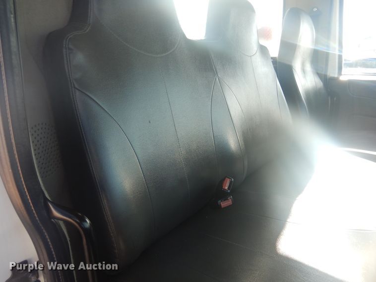 image for item GE9352 2017 International 7300 crane truck