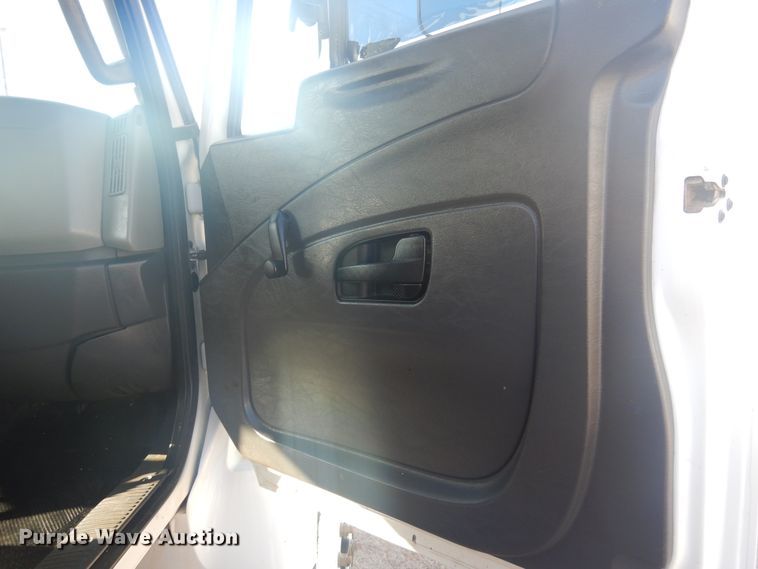 image for item GE9352 2017 International 7300 crane truck