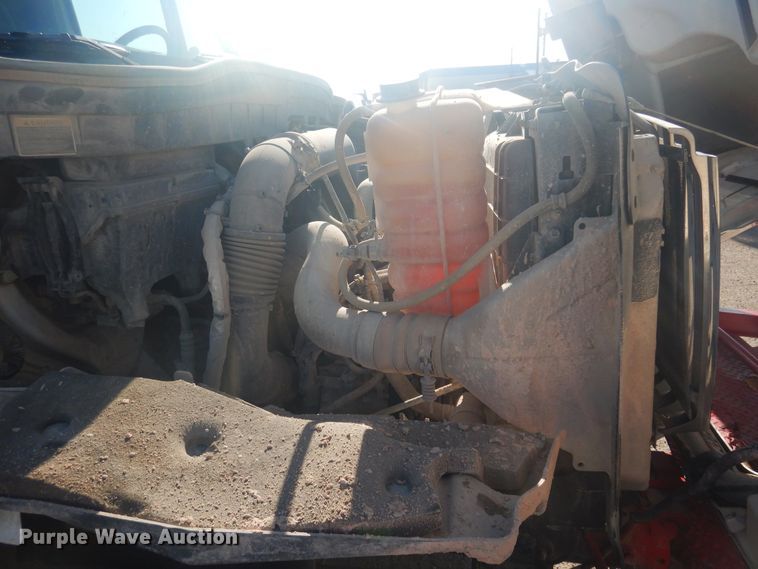 image for item GE9352 2017 International 7300 crane truck