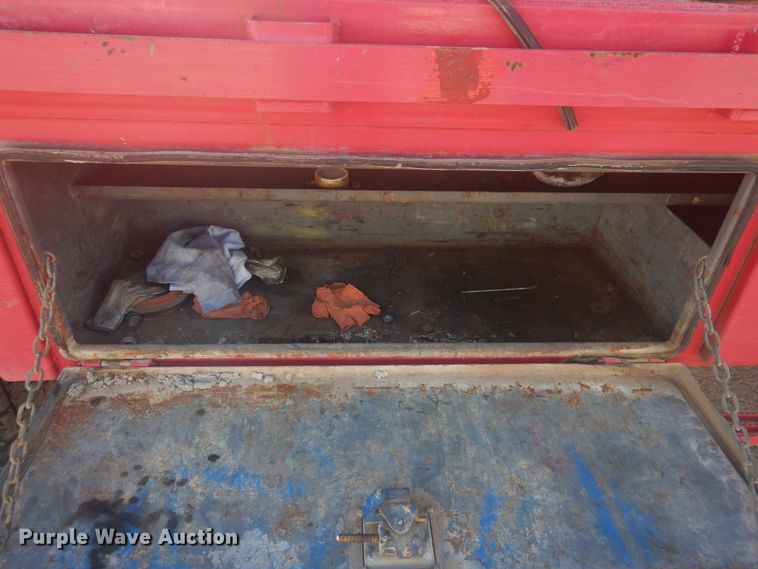 image for item GE9352 2017 International 7300 crane truck