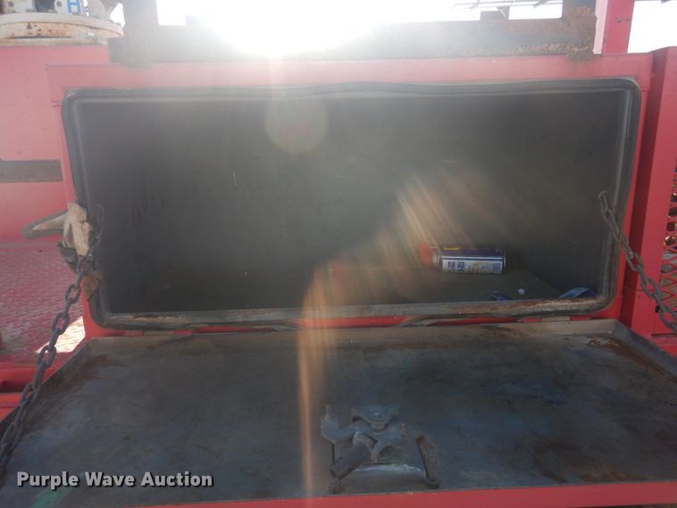 image for item GE9352 2017 International 7300 crane truck