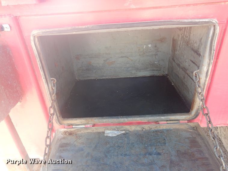 image for item GE9352 2017 International 7300 crane truck