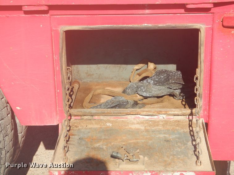 image for item GE9352 2017 International 7300 crane truck