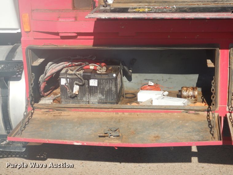 image for item GE9352 2017 International 7300 crane truck