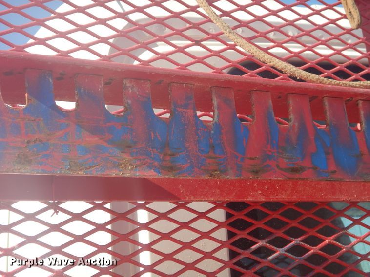 image for item GE9352 2017 International 7300 crane truck