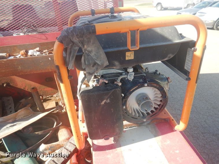 image for item GE9352 2017 International 7300 crane truck