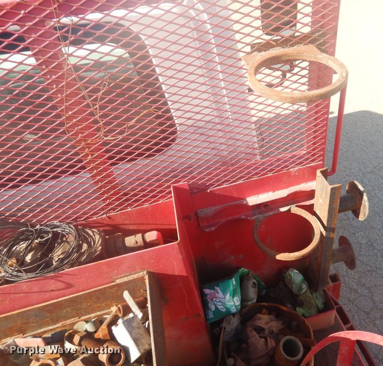 image for item GE9352 2017 International 7300 crane truck