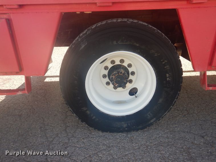 image for item GE9352 2017 International 7300 crane truck