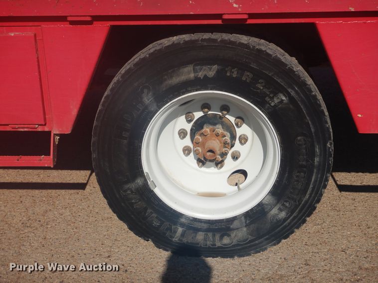 image for item GE9352 2017 International 7300 crane truck