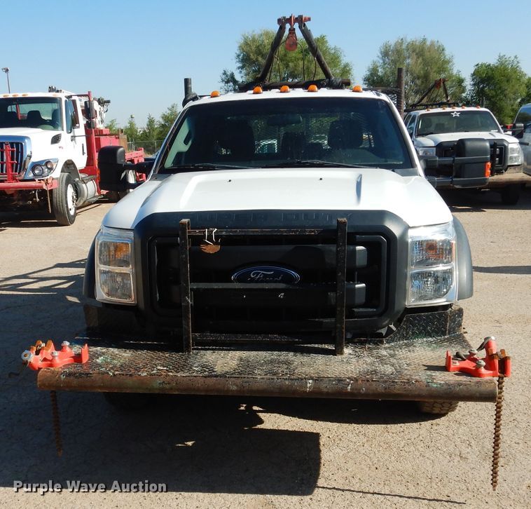 image for item GE9353 2015 Ford F550 Super Duty winch truck