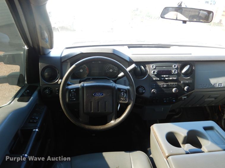 image for item GE9353 2015 Ford F550 Super Duty winch truck