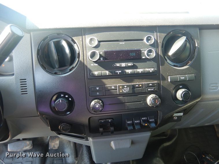 image for item GE9353 2015 Ford F550 Super Duty winch truck